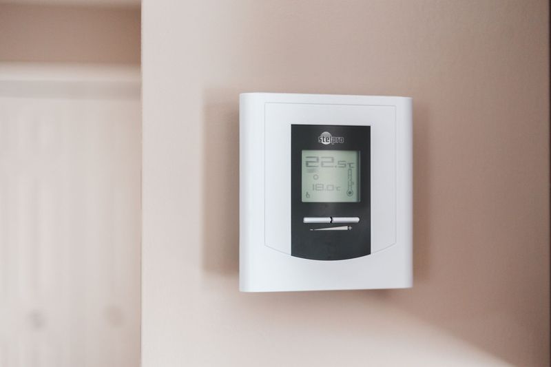 Smart Heating Thermostats UK 2026: Nest, Hive, Tado and Wiser on Winter Energy Bills and Install