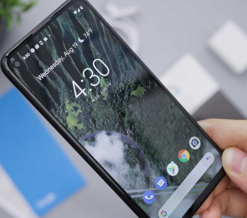 Best Budget Phones Under $300 in 2026: Galaxy A26 vs Moto G (2026) vs Pixel 7a