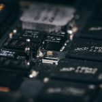 Snapdragon X Elite vs Apple M4: Which Laptop Chip Is Faster in 2026? Snapdragon X Elite Vs Apple M4 Laptop Chip