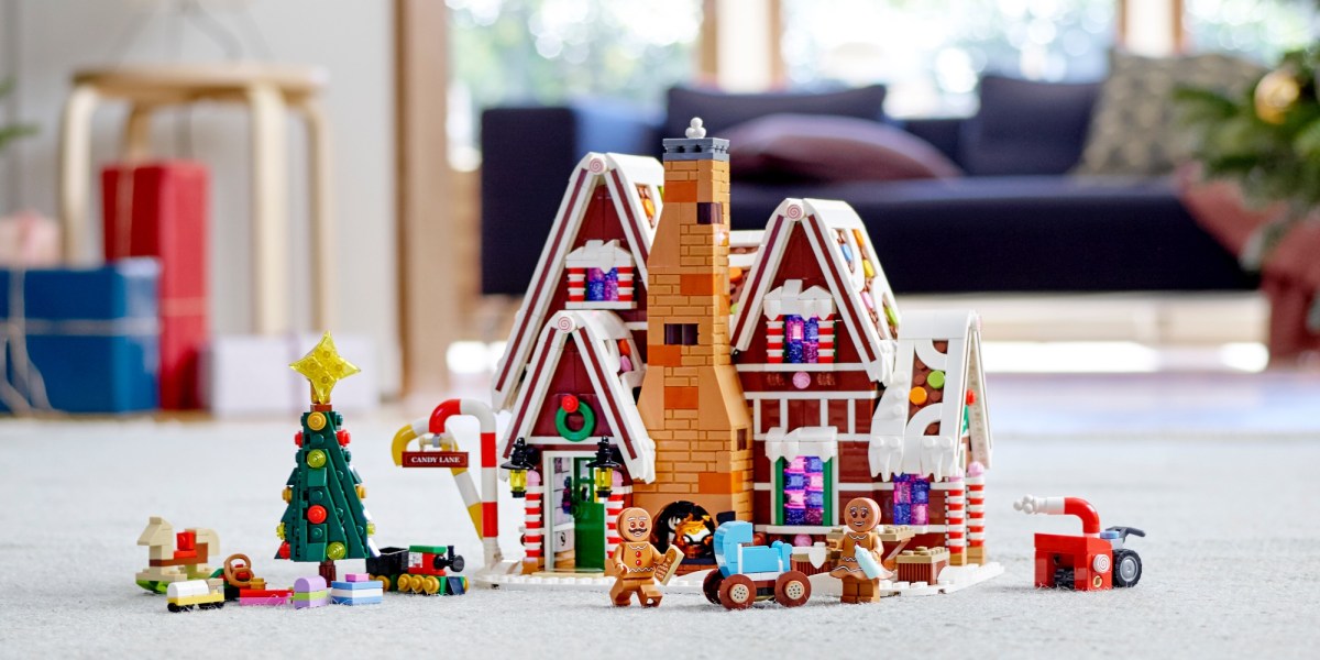 LEGO Winter Village Gingerbread House