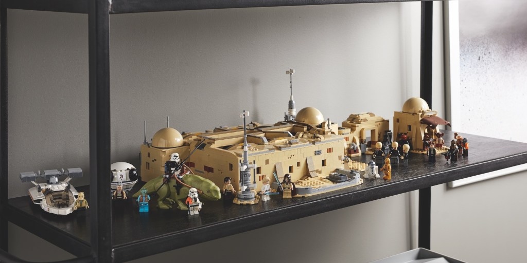 LEGO Mos Eisley Cantina