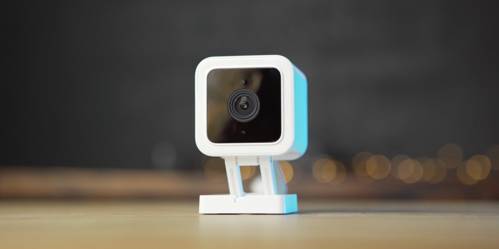 The new Wyze Cam v3 sittin on desk.