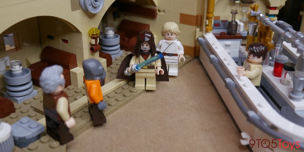 LEGO Mos Eisley Cantina