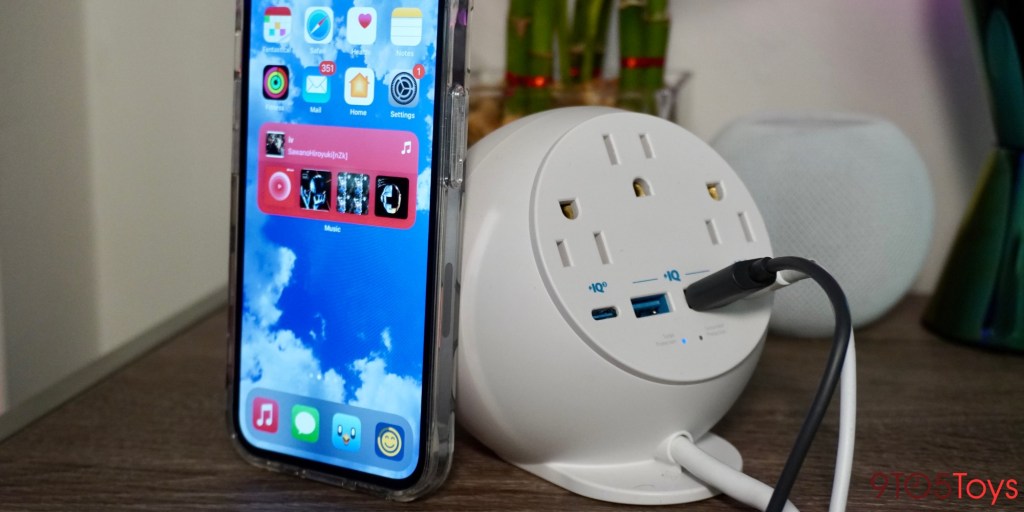 Anker MagGo Charging Station