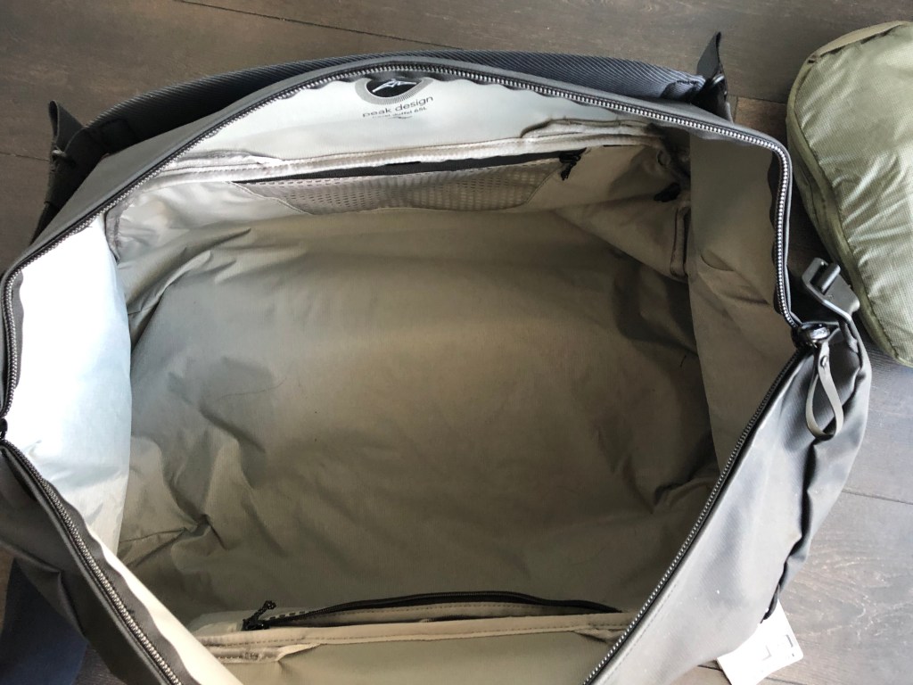 Peak Design Travel Duffle interior review