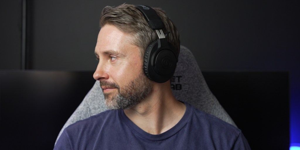 The Audio-Technica M20xBT fits in line with all of its other headphones when it comes to design. 