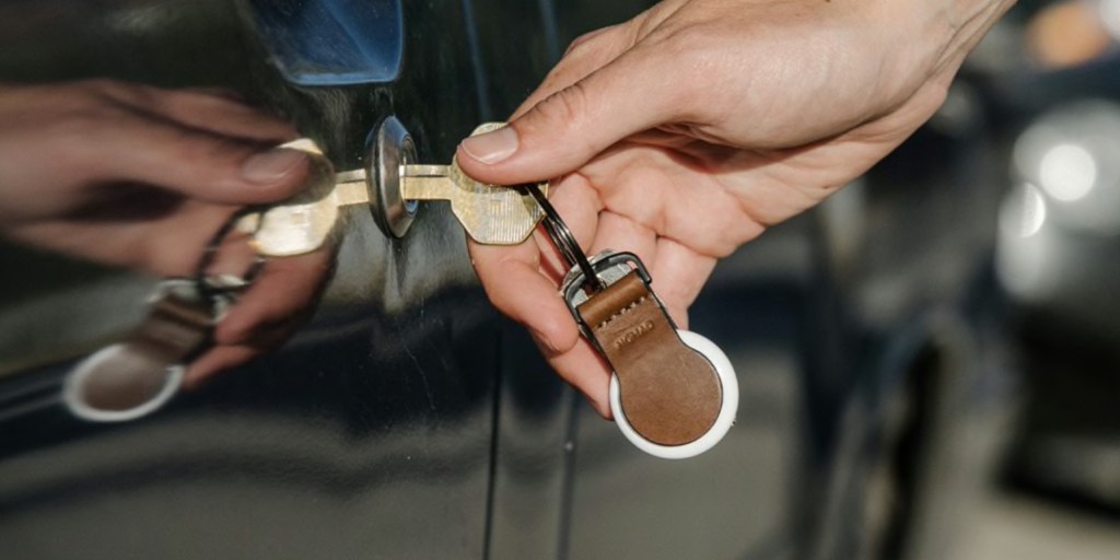 Nomad AirTag Leather Loop