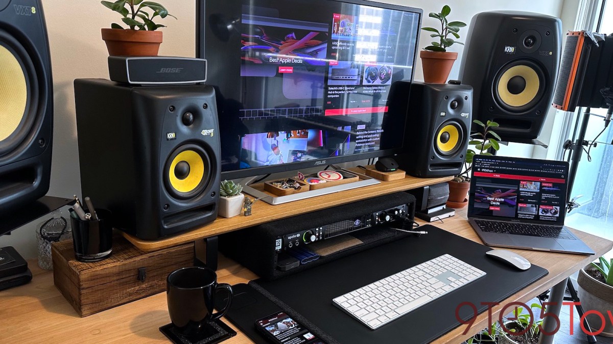 Justin Behind the Screens desk setup