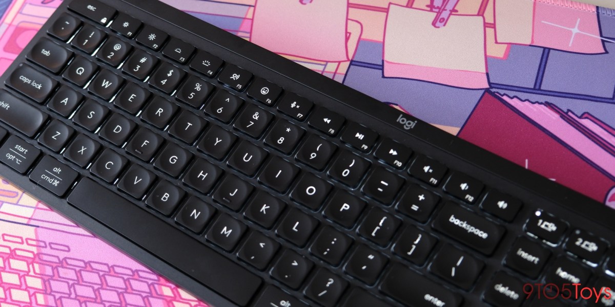 a close up of a computer keyboard