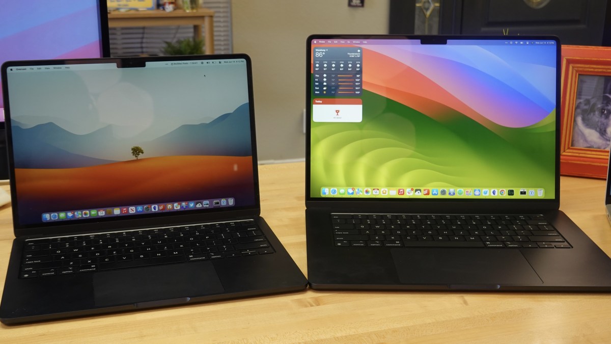 a screen shot of an open laptop computer sitting on top of a table