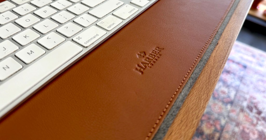 a close up of a computer keyboard