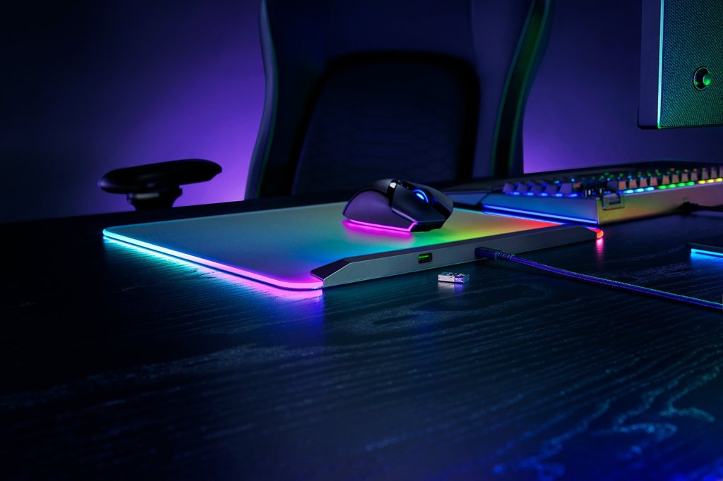 Firefly V2 Pro backlit mouse pad Razer