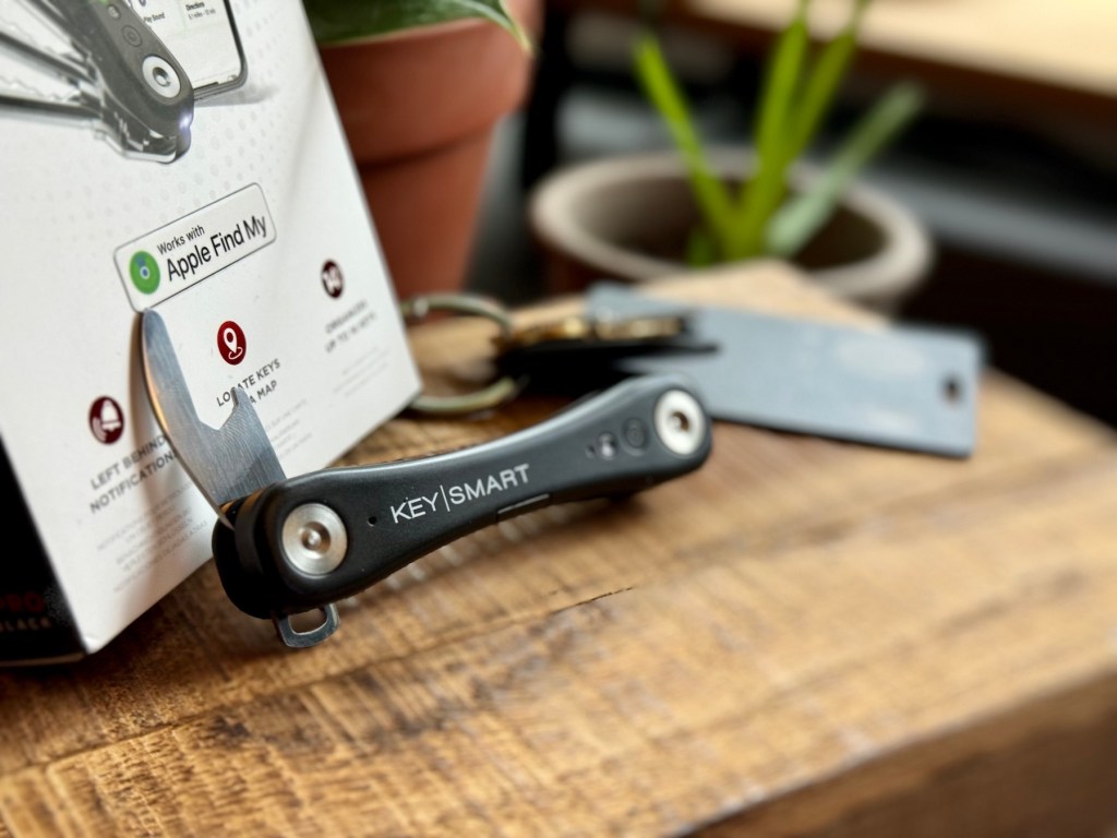 KeySmart iPro Apple Find My key organizer