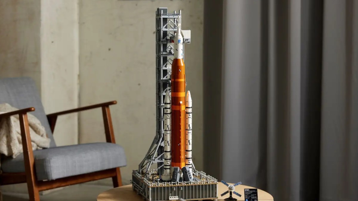 LEGO Artemis Space Launch System