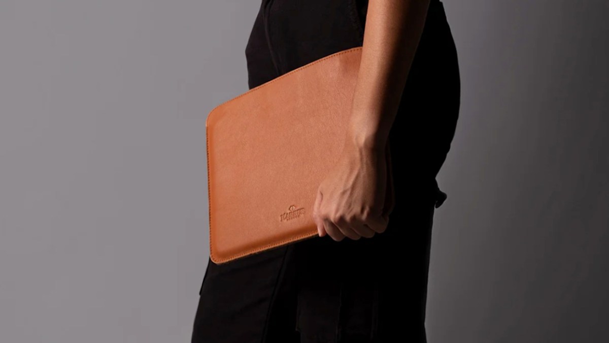 Harber London leather M4 iPad Pro and M2 iPad Air sleeve