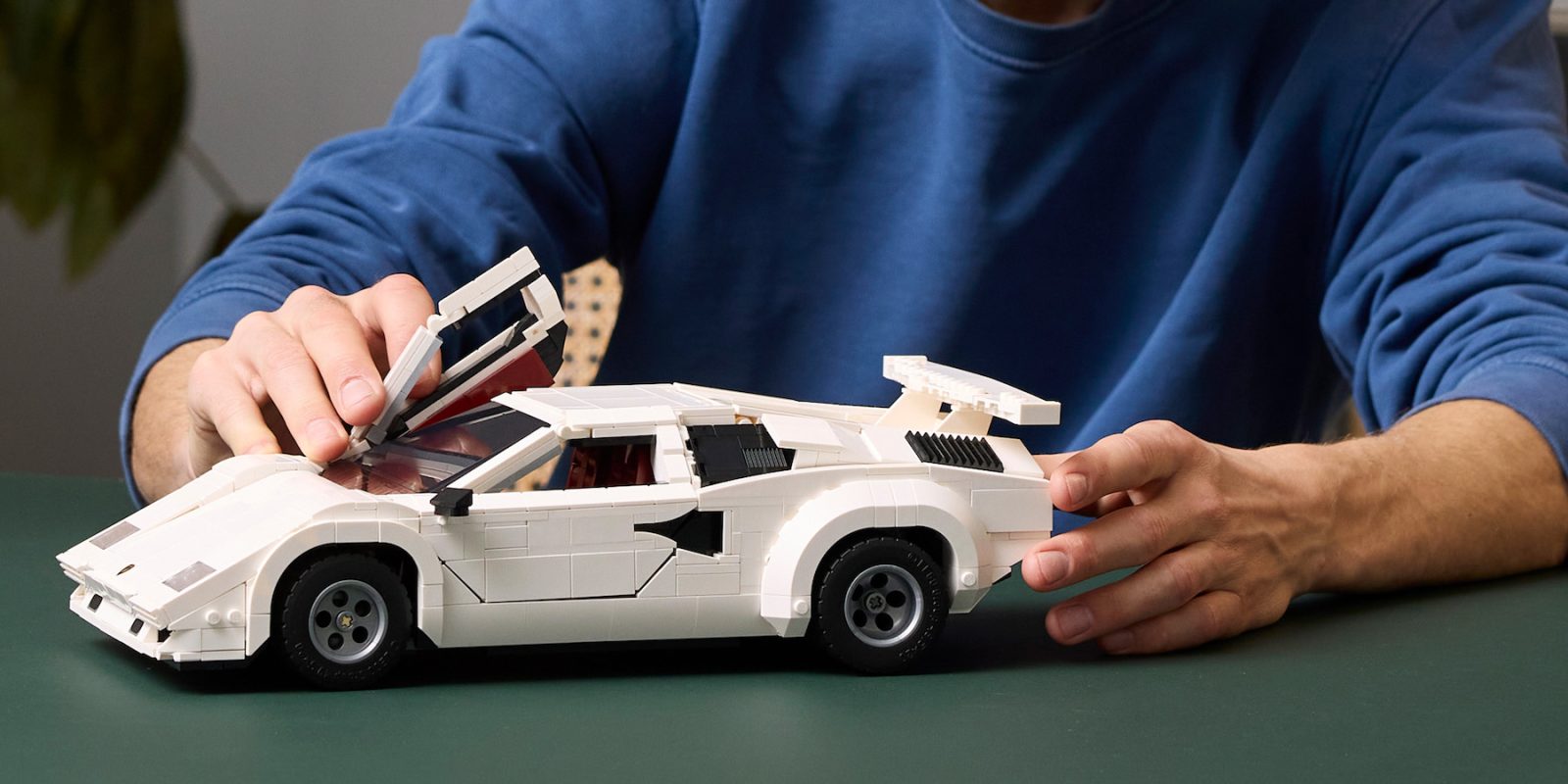 LEGO Icons Lamborghini Countach 5000 Quattrovalvole-05