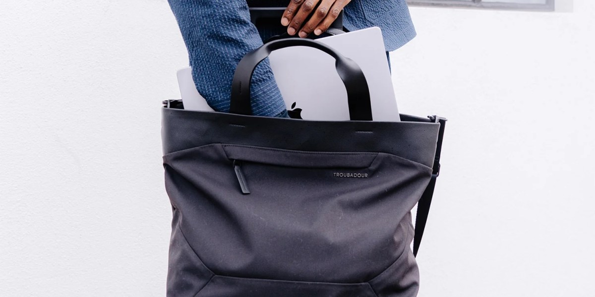 Apex Everyday Tote MacBook and laptop bag-01 copy