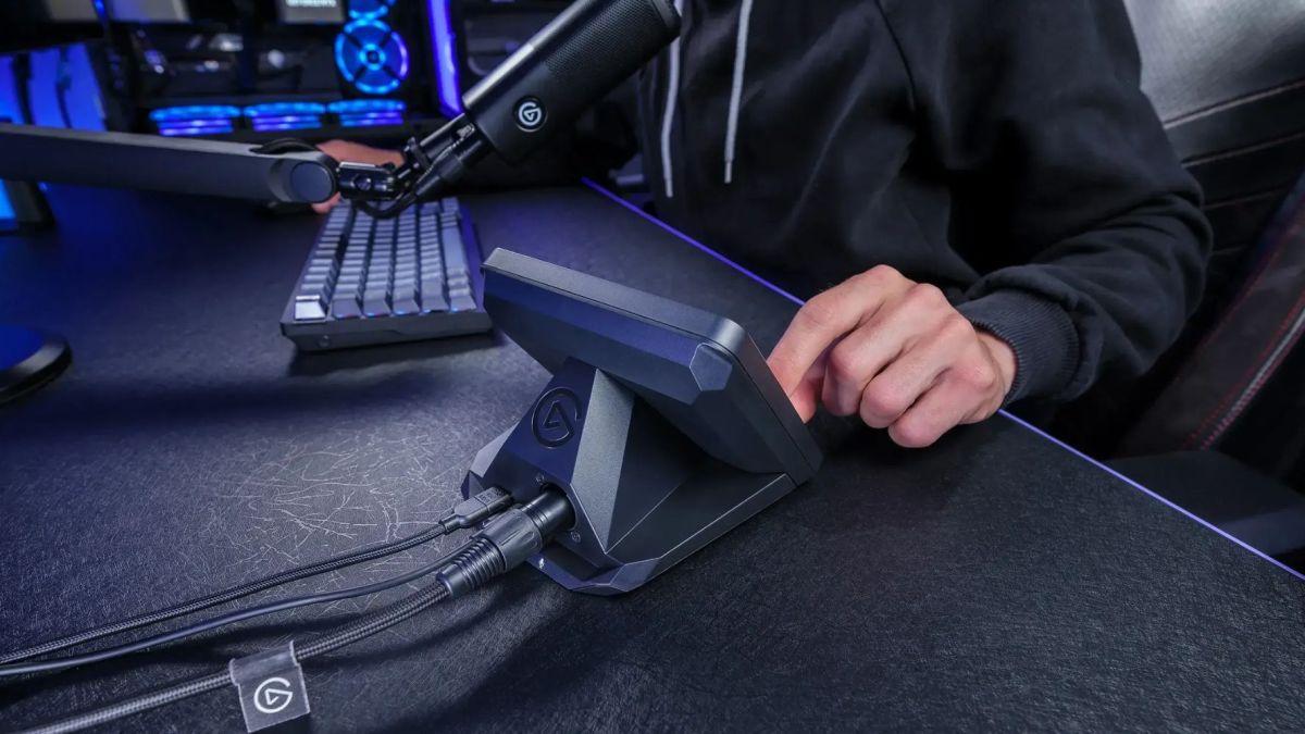 Image showing a person using XLR Dock on Stream Deck.