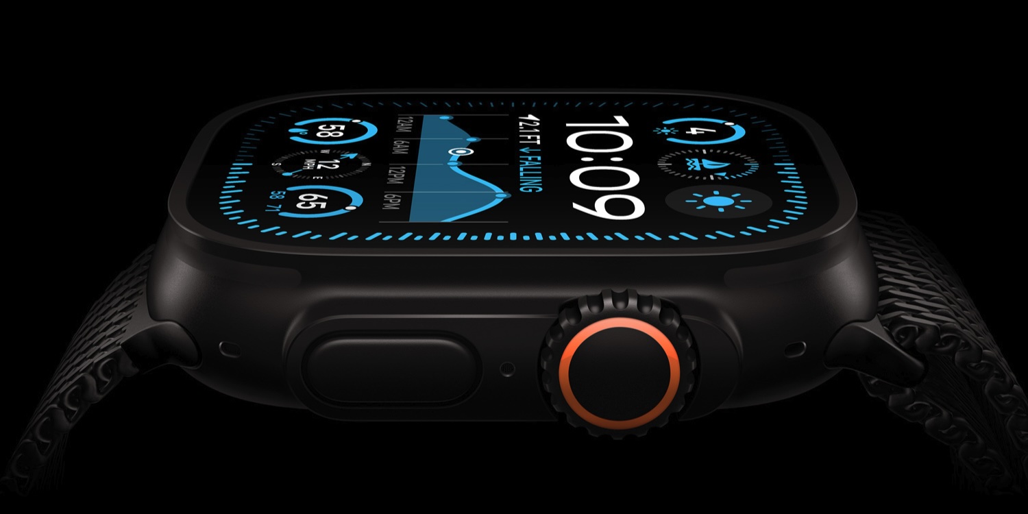 Apple Watch Ultra 2 in Black Titanium