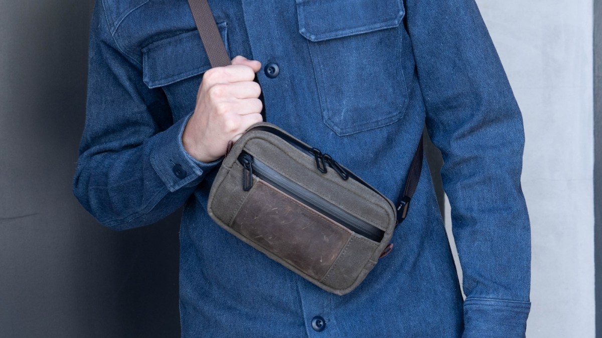 WaterField iPhone 16 Shinjuku Sling bag