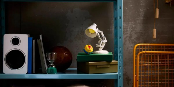 A shelf with objects on it