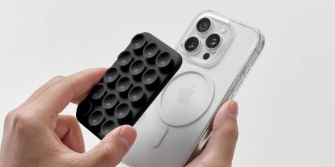 A person holding a cell phone