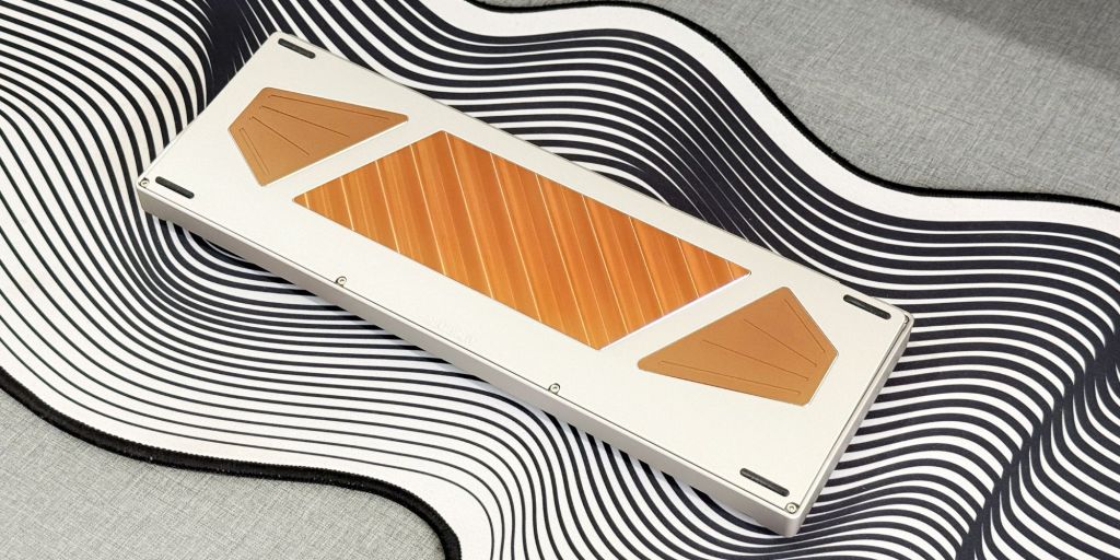 Image showing the back of Luminkey's Magger68 Pro HE keyboard.