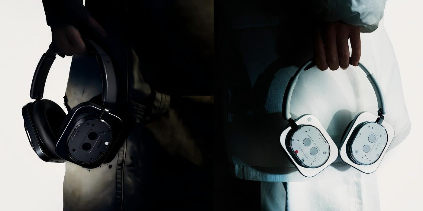 A person holding a headphone