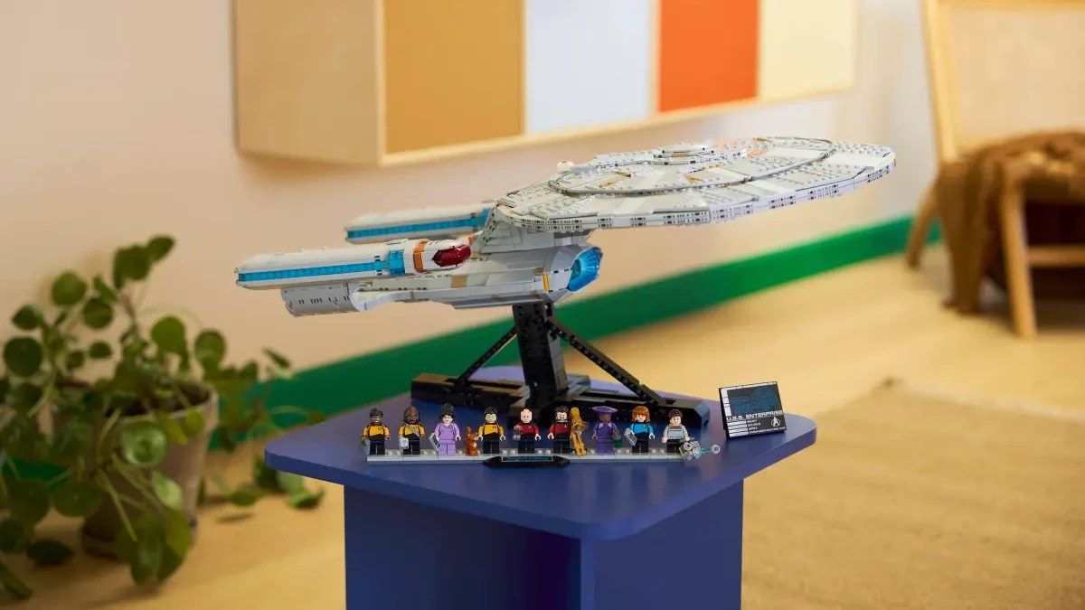 A toy model of a spaceship on a table