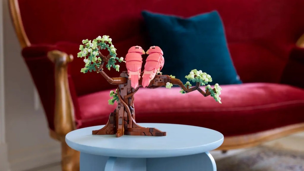 A toy birds on a tree